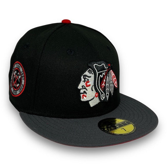 Blackhawks 59FIFTY New Era Black & Graphite Hat Red UV