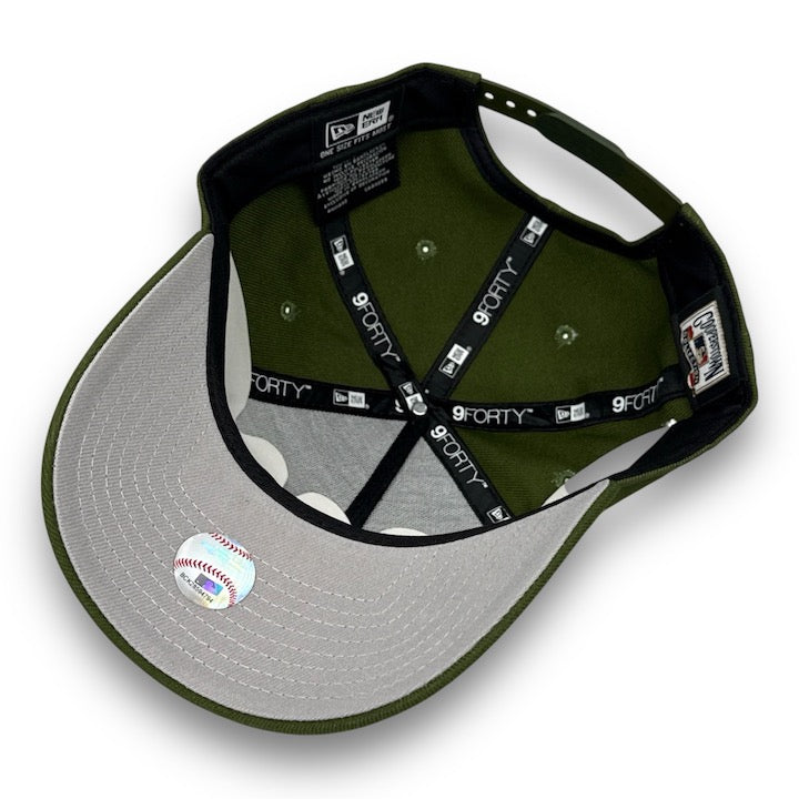 NY Yankees 99 WS New Era 9FORTY AF Olive Green Snapback Hat