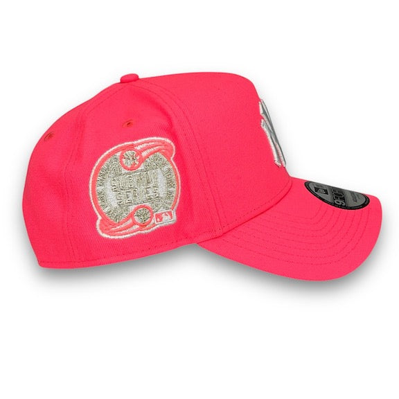 Yankees 00SS New Era 9FORTY AF Pink Glow Snapback Hat – USA
