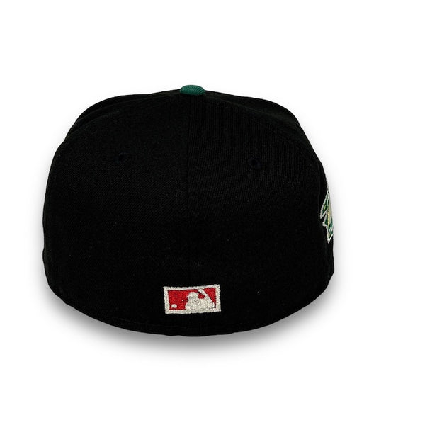 Yankees 98 WS 59FIFTY New Era Black & Emerald Green Fitted Hat Gray Bottom