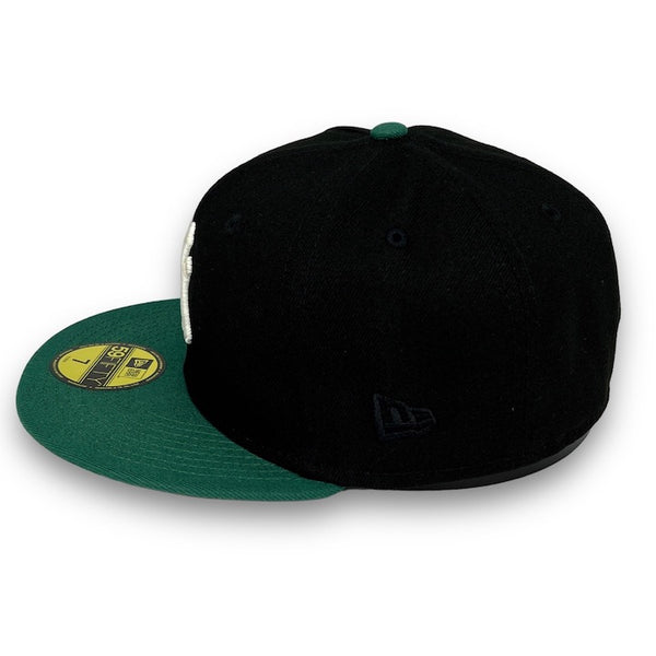 Yankees 98 WS 59FIFTY New Era Black & Emerald Green Fitted Hat Gray Bottom