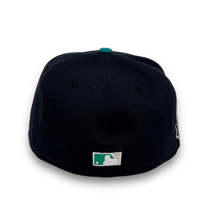 Mariners 30th Anni. 59FIFTY New Era Navy & NW Green Fitted Hat Gray Bottom
