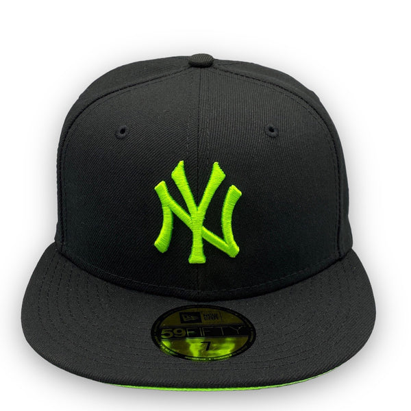 NY Yankees 1999 World Series New Era 59FIFTY Black Fitted Hat Neon Green Bottom