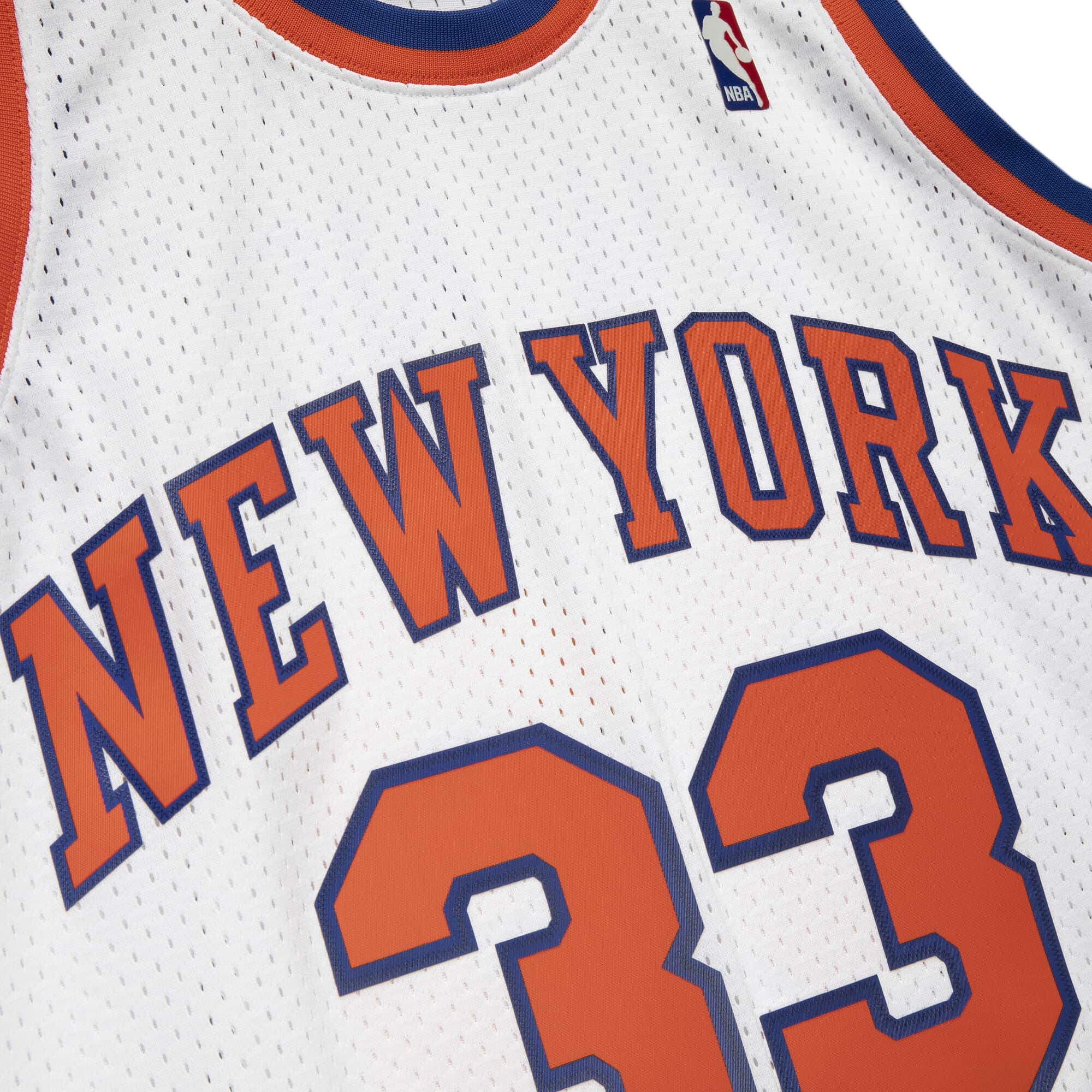 Jersey New York Knicks Temporada 1985-1986 Nombre: Patrick Ewing Número: 33  #ewing #patrickewing #patrickewings #hoyadestroya #knicks…